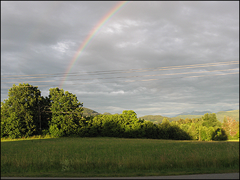 Blick in die Umgebung mit Regenbogen